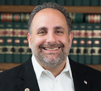 steven-vegliante headshot